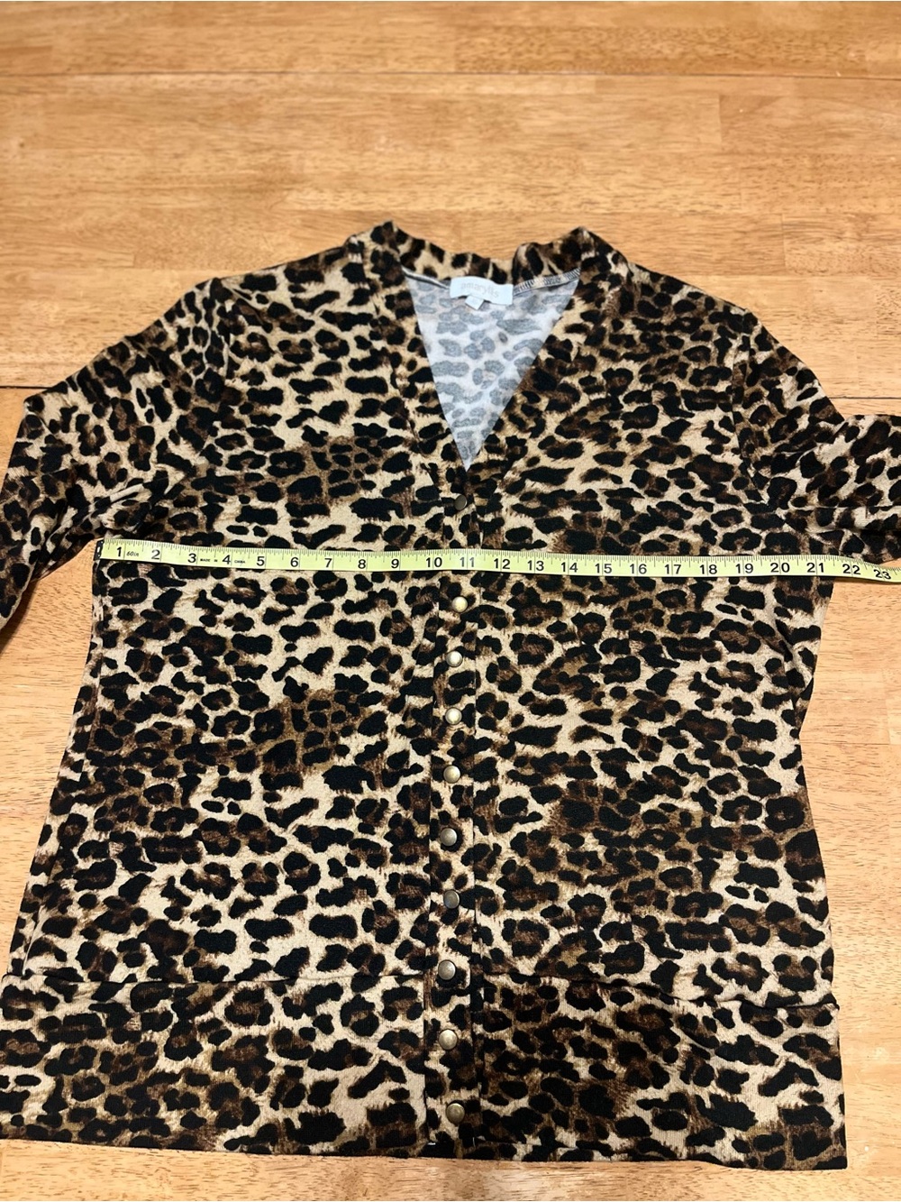 Amaryllis Leopard Print Button-Front Women's Top in Brown & Tan, XL - Picture 5 of 6